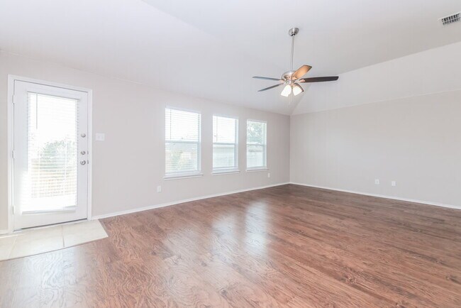 Foto del edificio - 2031 Brook Meadow Dr