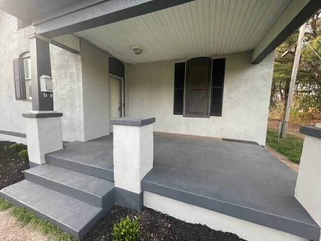 Building Photo - 3 Bed 1.5 Bath in Paducah