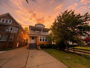 Building Photo - 418 Colvin Ave