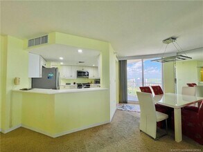 Building Photo - 5051 N Hwy A1A