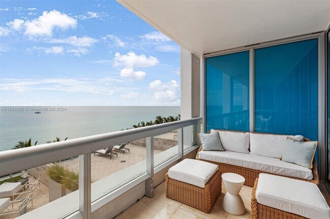 Foto del edificio - 6899 Collins Ave