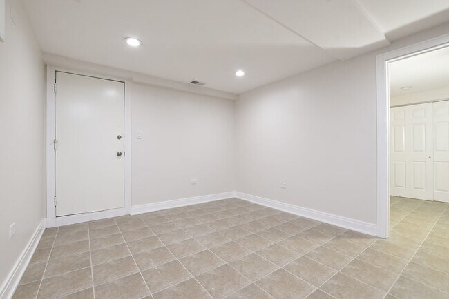 Foto del edificio - 4248 N Damen Ave