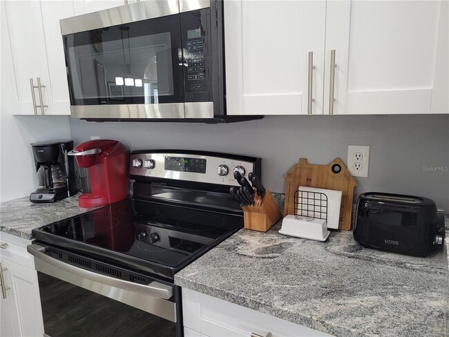 Foto del edificio - 1128 SW 45th Terrace
