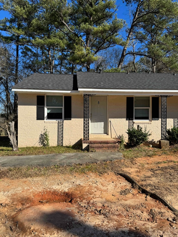 Building Photo - 1240 Redding Rd