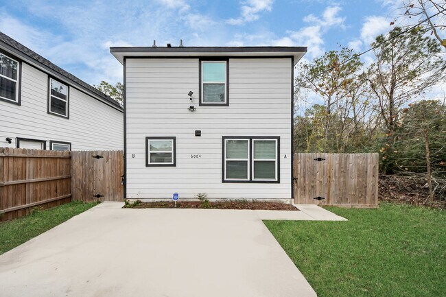 Foto del edificio - 6004 Wedgefield St