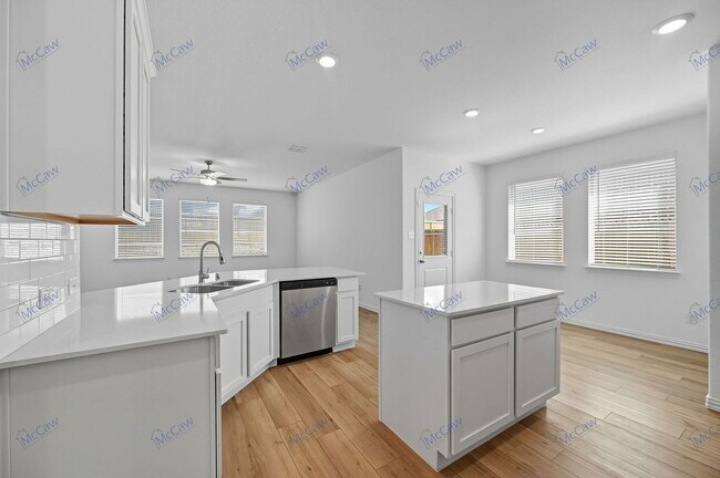 Building Photo - 2560 Eden Crk Dr
