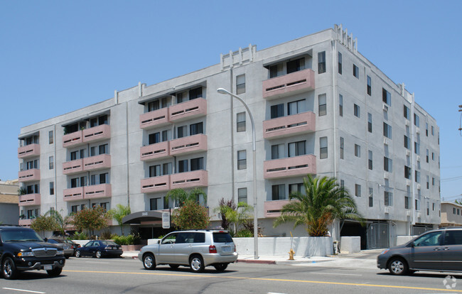 Building Photo - Overland Apartments