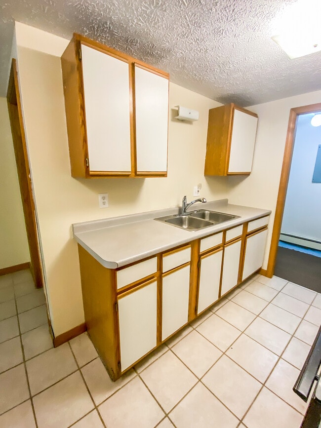 Building Photo - 10 Dumas Dr