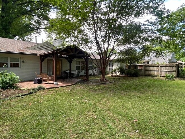 Building Photo - 286 Belhaven St