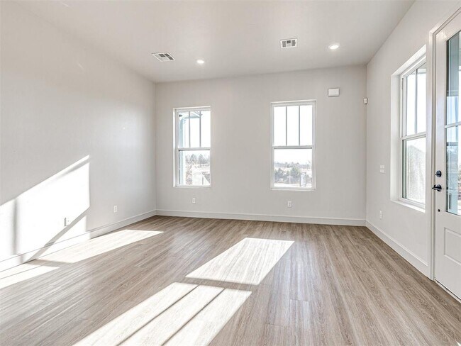 Building Photo - 29596 Memory Ln