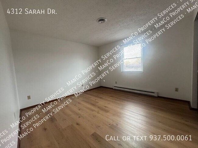 Foto del edificio - 4312 Sarah Dr