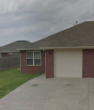 Building Photo - 317-319 E Asher Ct