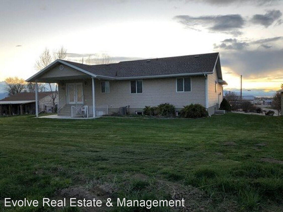 Primary Photo - 3 br, 2 bath House - 2045 S State Street