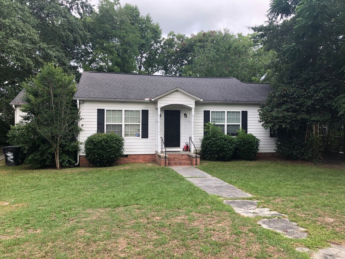 333 Broad St, Statesboro, GA 30458 House for Rent in Statesboro, GA