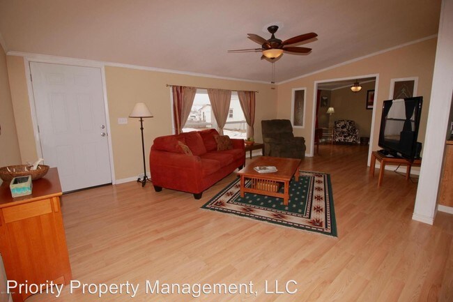 Building Photo - 3 Canterbury Ct