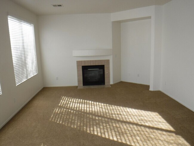Foto del edificio - SPACIOUS 5 BEDROOM
