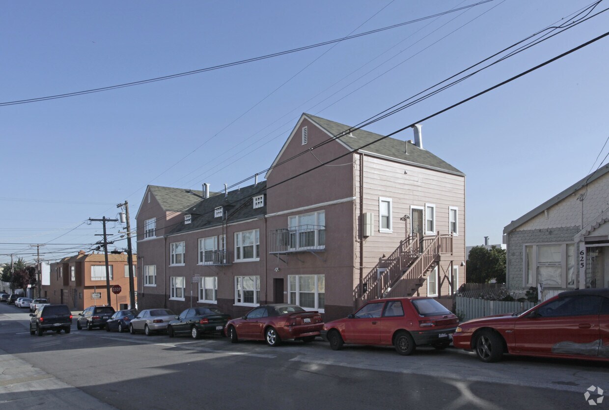 Building Photo - 195 Woolsey St
