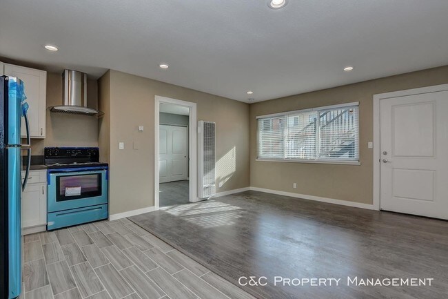 Building Photo - Remodeled One Bedroom