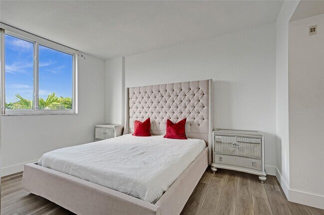 Foto del edificio - 2775 NE 187th St