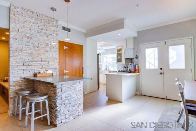 Building Photo - 229 Orange Ave