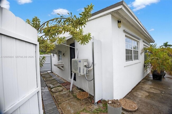 Photo - 7941 SW 37th Terrace Apartment