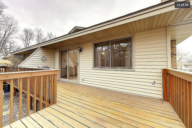 Deck 2 - 1633 Hickory Ln