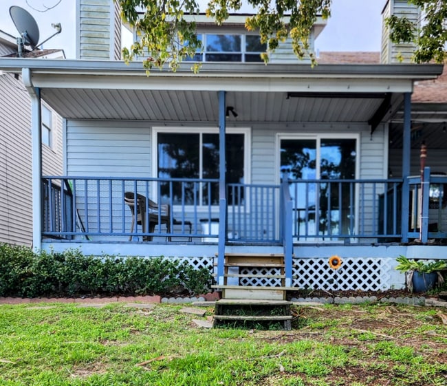 Building Photo - 732 Marina Dr