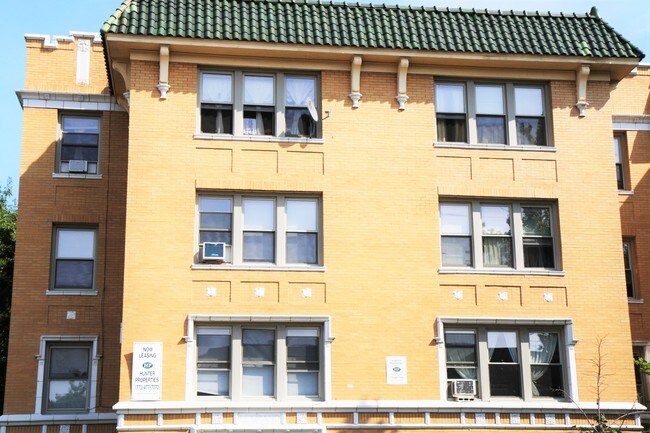 Foto del edificio - 4855 N Kimball Ave