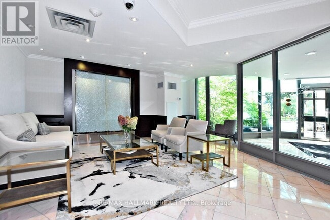 Building Photo - 7825 Bayview Ave