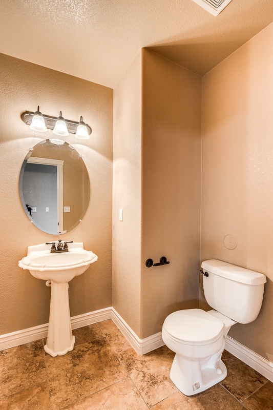 Building Photo - Home For Rent - Extraordinary Eastside Hom...