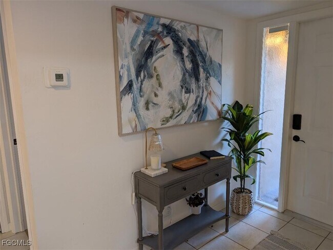 Foto del edificio - 15493 Admiralty Cir