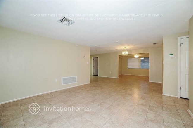 Building Photo - 3041 Holiday Lake Dr