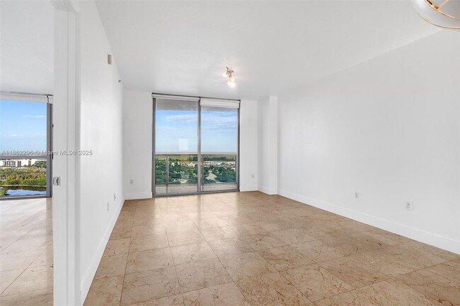 Building Photo - 2641 N Flamingo Rd