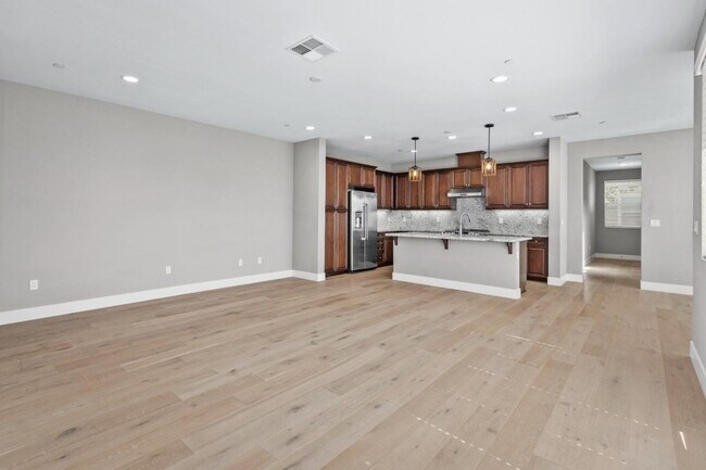Building Photo - 118 Banano Ln