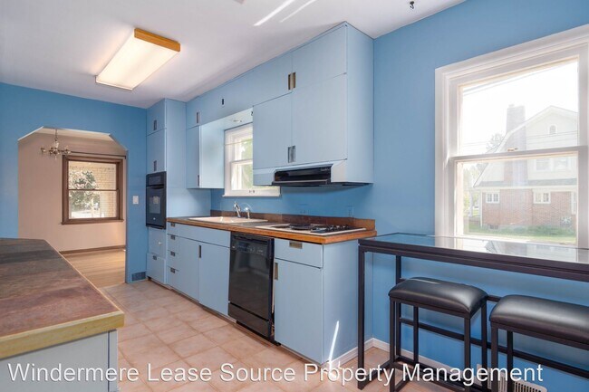 Building Photo - 4 br, 2.5 bath House - 403 W 25th Ave