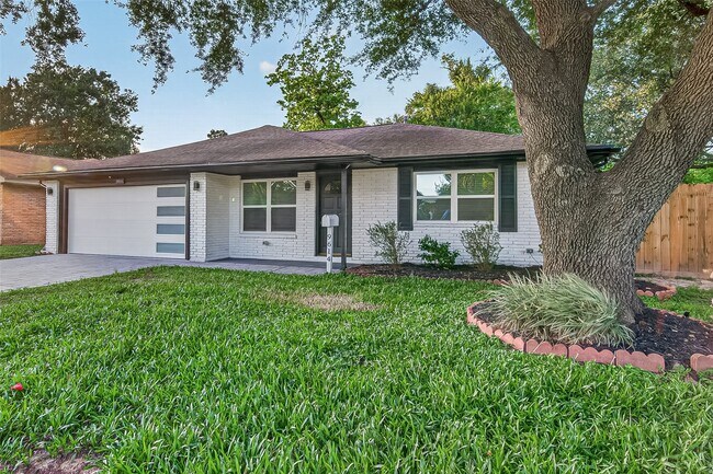 Foto del edificio - 9614 Hammerly Blvd