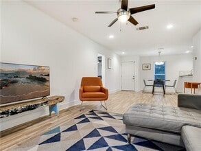 Building Photo - 1106 Neans Dr