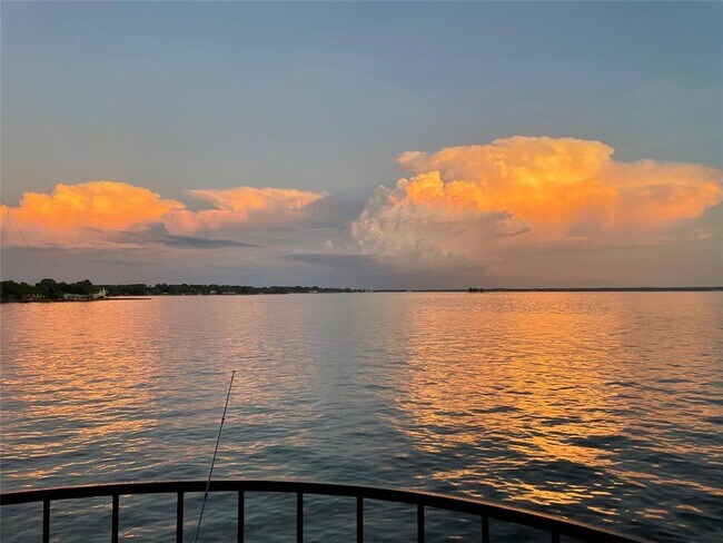 Foto del edificio - 7041 Kingston Cove Ln