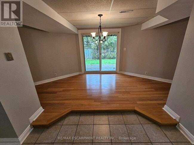 Building Photo - 2173 Charnwood Dr