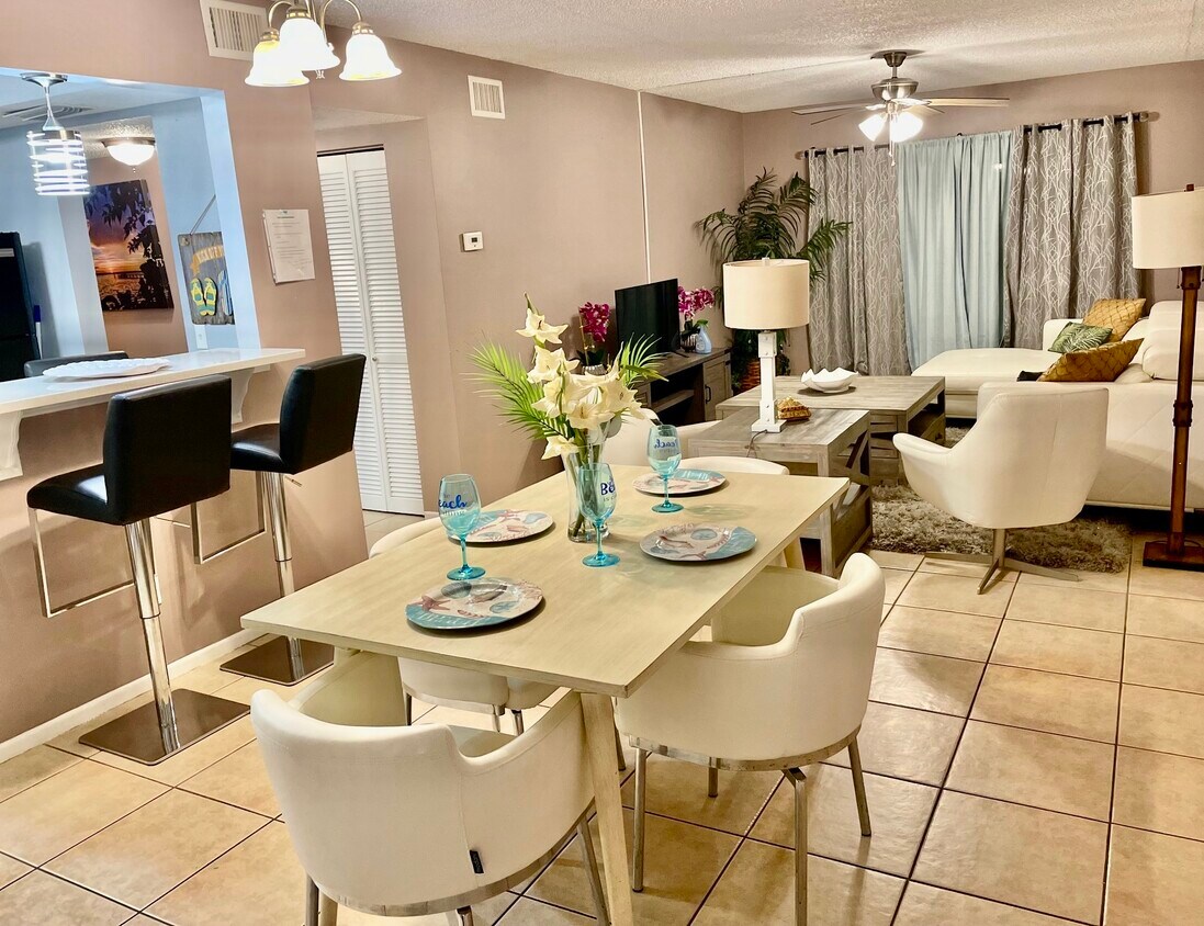 216 Glenview Blvd Unit 103, Daytona Beach, FL 32118 Condo for Rent in