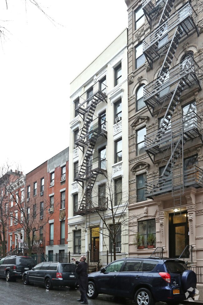 Primary Photo - 244 West 22nd Street