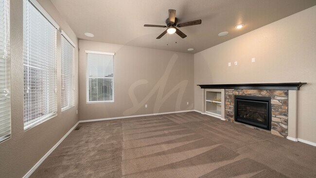 Building Photo - Stunning 5 bedroom home in Banning Lewis R...