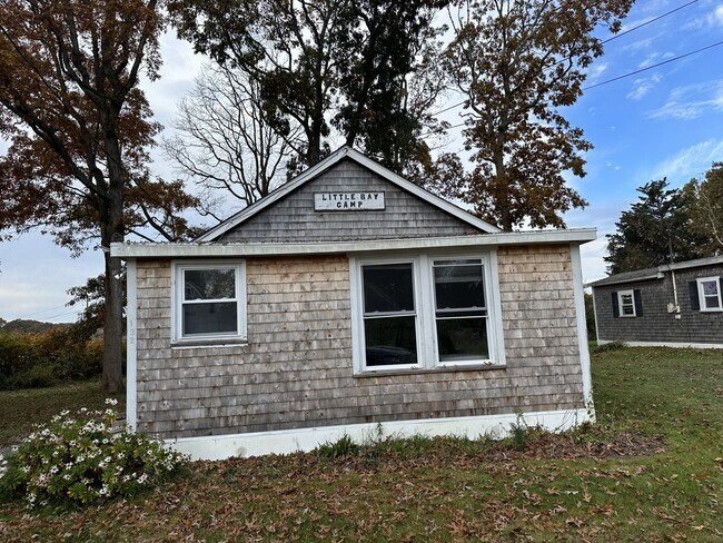 Building Photo - 132 Weeden Rd