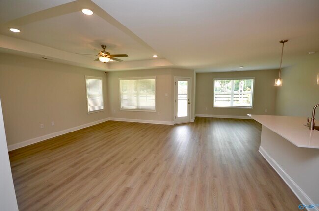 Foto del edificio - 3209 Chestnut Ct SE