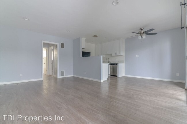 Building Photo - 924 4th St