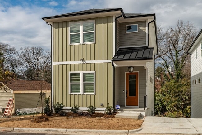 Foto del edificio - Gorgeous 4-bedroom, 4-bathroom Modern Home Durham, NC