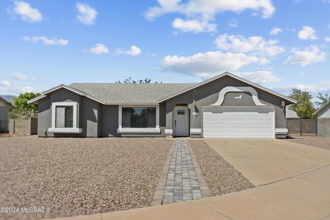 Building Photo - 1452 Cactus Wren