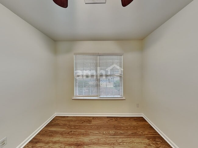 Building Photo - 19140 Kanawha Dr