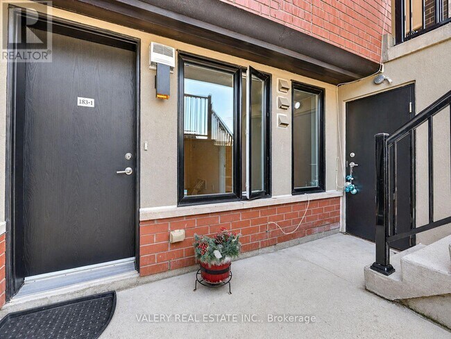 Photo du bâtiment - 183 William Duncan Rd