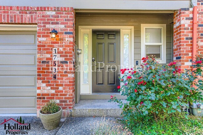 Foto del edificio - Elegant 3-Bedroom Home Steps from Nature